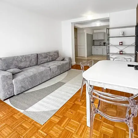 Apartment Spacious And Family